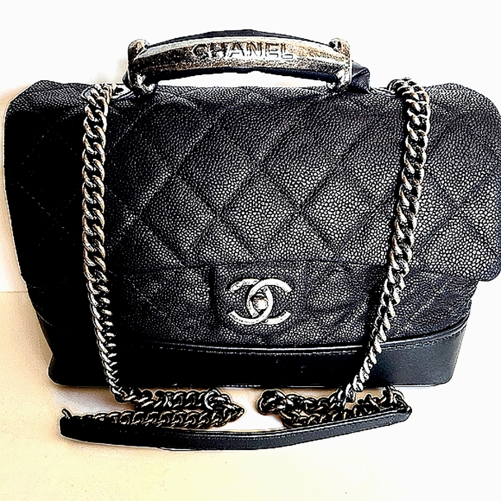 Chanel Iridescent Caviar Quilted Grain Classic Flap Two-Way Crossbody Bag - Picture 15 of 15